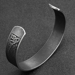 Bracelet Arbre de Vie pour homme fait main par Yunnique en acier inoxydable vieilli - Cadeau rétro nordique - Product Image 4
