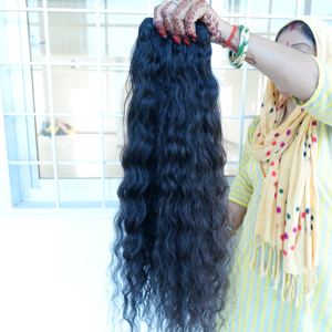 หนังกําพร้าดิบ 100% จัดตําแหน่งการประมวลผลทางเคมีไม่มีที่รวมกลุ่มเวอร์จินธรรมชาติสีดําหยิกวัดอินเดียต่อผมมนุษย์ - Product Image 3