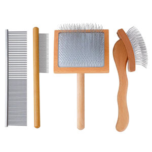 Cepillo Deslanador Ergonómico de Acero Inoxidable con Púas Largas y Mango de Madera, Seguro para el Aseo de Perros de Pelo Largo como Golden Retrievers - Product Image 6