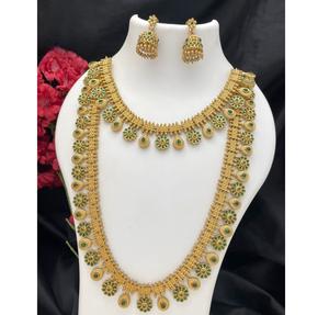 Conjunto de Collar y Aretes de Templo Chapados en Oro de Diseño de Alta Calidad para Bodas, Colección de Ropa Tradicional para Mujer - Product Image 1