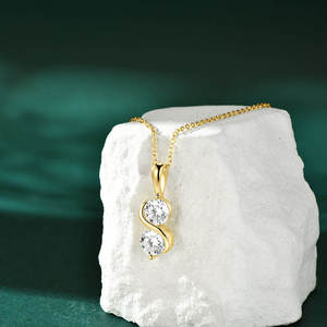 Collar de Plata de Ley 925 con Forma de Espiral, Doble Piedra VVS de 0.50CT*2, Patrón Infinito, Colgante de Moissanita, Regalo Moderno para Mujer - Product Image 5