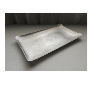 Bandeja de aluminio de metal de la mejor calidad, bandeja de servicio de metal decorativa antigua, bandeja hecha a mano de diseño clásico y a la venta al mejor precio - Product Image 2