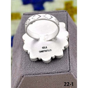 Anillo Ajustable Hecho a Mano en el Suroeste con Turquesa Royston y Engaste de Plata de Ley para Regalo - Product Image 3