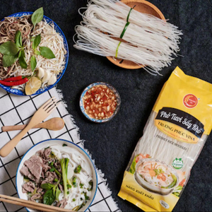 ข้าว 85% น้ำสะอาด 15% ผลิตภัณฑ์คุณภาพพรีเมียม ผลิตเส้นหมี่สด บรรจุภัณฑ์แบบถุง 400 กรัม เส้นหมี่แห้ง สำหรับส่งออก - Product Image 1