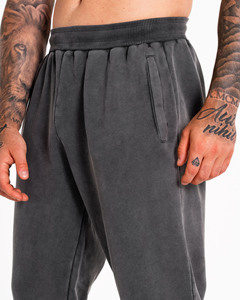 T-shirt et pantalon de survêtement noirs brodés à l'acide avec logo personnalisé survêtement en molleton de coton vêtements de sport et de gym pour hommes pantalons et pantalons pour hommes - Product Image 5