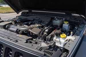 Jeep Gladiator Sport 4x4 Usado 2020 - Product Image 2