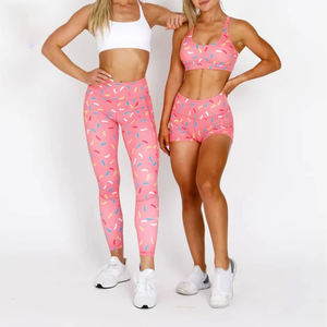 Pantalones cortos de yoga para mujer, color rosa, secado rápido, transpirable, de cintura alta, para sublimación - Product Image 6