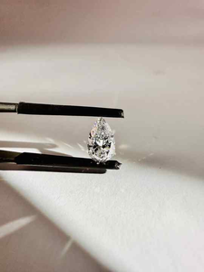 Anillo de Compromiso con Diamante Suelto de Corte Pera Excelente y Brillante de 1.5 Quilates, Color E, Claridad VS1, Certificado IGI, Cultivado en Laboratorio, Perforado con Láser - Product Image 5