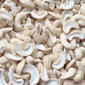 Vente chaude Prix bas Noix de cajou brutes Santigo Vietnam Noyaux de noix de cajou W320 Noix de cajou grillées Taille de coupe personnalisée - Product Image 1