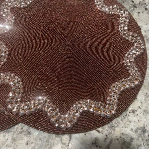 Napperons perlés irisés un de cuivre ou de noir - Product Image 1