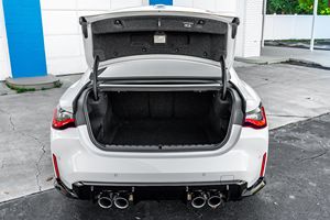M4 Coupé 2021, Transmisión Manual de 6 Velocidades - Product Image 3