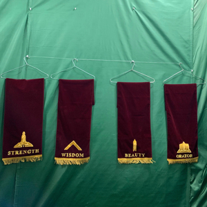 Masonic Regalia Free Masons Masonic Maroon Lodge Cubiertas de pedestal-Juego de 4 - Product Image 1