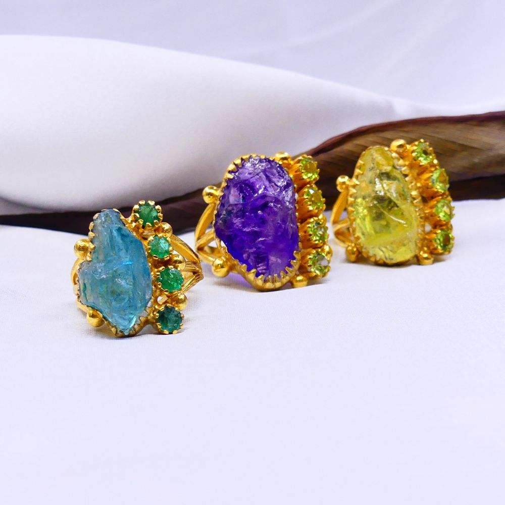 สีเหลือง