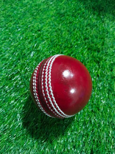 Pelota de Críquet de Cuero de Alta Calidad con Costura Resistente para Entrenamiento en Interiores y Exteriores, Coaching y Críquet Escolar - Product Image 4