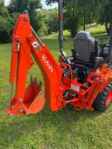 Tractor Utilitario Kubota BX23S de Gran Valor, Retroexcavadora con Cargador, Diésel, 4x4, Pocas Horas de Uso, Equipo de Construcción Agrícola Comercial de Alta Calidad - Product Image 6