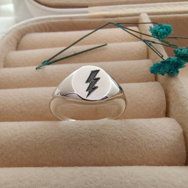 Strike Style Wearing Lightning Bolt Signet Ring Rhodium Symbol Power Energy Rebellion Perfect Bold Looks Unique Wedding Gifts