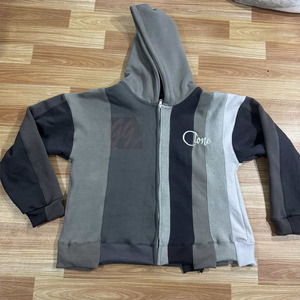 Sweat à capuche zippé à empiècements gris avec coutures multicolores, logo brodé, style streetwear en molleton de coton 350GSM pour homme - Product Image 1