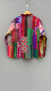 Chaqueta Corta India Kantha, Chaqueta de Retazos de Seda, Chaqueta Reversible Hecha a Mano, Abrigo de Invierno para Mujer - Product Image 3