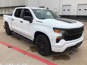 เชฟโรเลต ซิลเวอร์ราโด 1500 คัสตอม ปี 2023 - Product Image 3