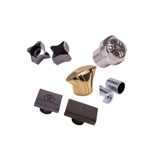 Pompe à parfum en métal noir pour flacons - Product Image 3