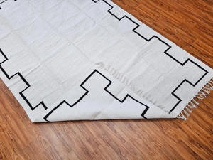 Alfombra blanca de algodón estilo marroquí hecha a mano, alfombra lavable Navajo Kilim con función antideslizante para uso doméstico - Product Image 4