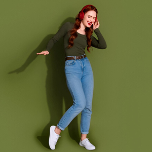 Pantalon long en denim pour femmes, coupe régulière, tissu lisse, look moderne, idéal pour un usage quotidien, prêt à l'exportation pour les détaillants et les stocks en gros, qualité supérieure - Product Image 6