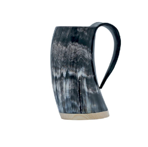 Tasse à corne sculptée à la main avec gravure médiévale Idéal pour la revente Inde Artisanat Corne de buffle à boire - Product Image 3