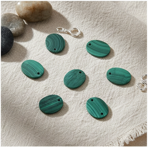Pierre précieuse en malachite verte ovale polie avec une profondeur de couleur naturelle pour la fabrication de bijoux, vente en gros en usine, exportation - Product Image 3