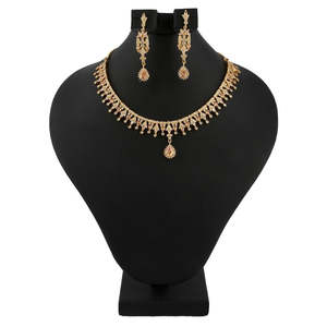 Conjunto de Joyería con Diamantes Americanos - Color Durazno y Dorado - Product Image 1