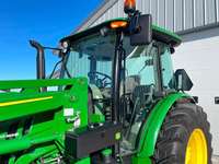 Tracteur John Deere d'occasion de qualité, modèle 5100M 4x4 avec chargeur frontal, cabine, chargeur frontal et godet