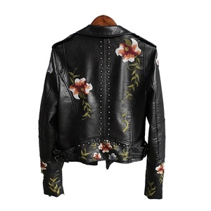 Blouson Moto Femme 2026 en Cuir Véritable Noir avec Broderie Florale, Fermeture Éclair, Coupe Courte, Col Rabattu, Manches Longues - Product Image 3