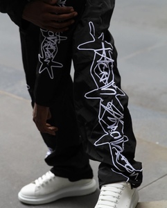 Chaqueta bordada de verano de alta calidad para hombre, chaqueta de concha suave personalizada, pantalones, chándal, conjunto corto cortavientos de bloque de Color para hombre - Product Image 4