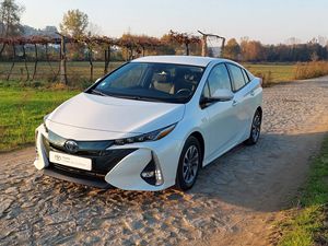Toyota Prius Hybrid 2020-2024ที่ใช้อย่างประณีตพร้อมจัดส่ง - Product Image 6