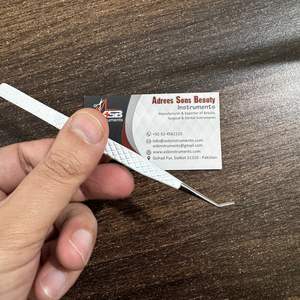 Pince à épiler isolante à 45 degrés avec cœurs en acier inoxydable, impression de logo personnalisée, légère, forte adhérence, OEM - Product Image 6