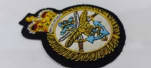 Insignes Wok sur mesure de qualité supérieure patchs d'emblèmes britanniques brodés à la main avec tissu en fil métallique et strass pour la décoration - Product Image 2