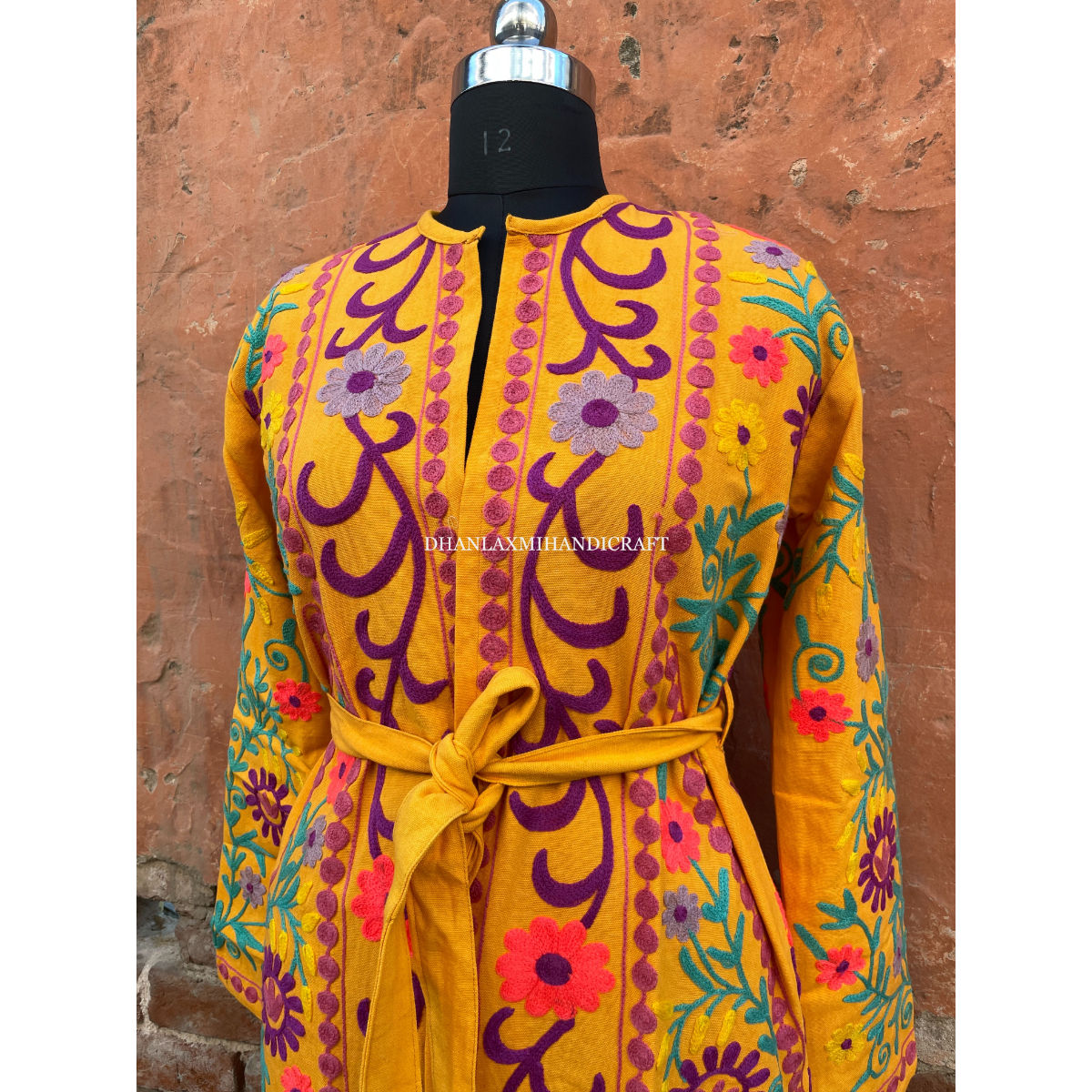 สีเหลือง