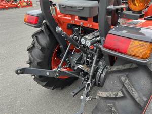Pour Kubota L4802DTN 2025 Centrale électrique de tracteur compacte pour l'agriculture professionnelle avec moteur central et composants de boîte de vitesses - Product Image 3
