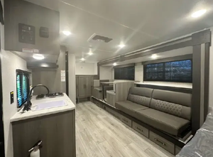Autocaravanas y Remolques de Viaje Usados a Precios Accesibles, Modelos 2024, 2025 y 2023, Keystones H-i-d-e-e-o-u-t S-p-o-r-t 186S-S - Product Image 3