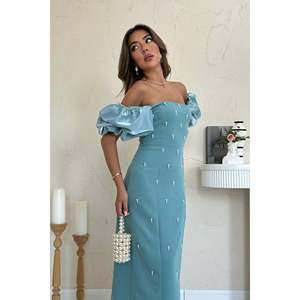 Vestido con Mangas Bordadas en Color Menta - Menta - Product Image 3