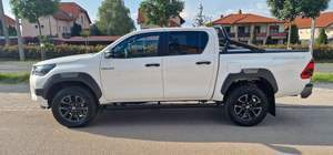 2023 pour Hilux 2.4L D-4D 4X4 SUV avec carburant électrique direction gauche sièges en cuir caméra arrière toit ouvrant utilisé - Product Image 4