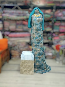 Dirac Fransawi multicolore rose avec châle bleu |   Robe traditionnelle somalienne de qualité supérieure pour les mariages et les fêtes - Product Image 6