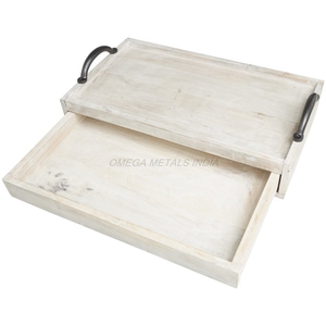 Bandeja de madera hecha a mano en un rico color nogal con elegante forma redonda y diseño de grano natural, ideal para organizar y servir - Product Image 4
