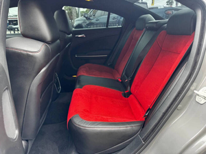 Berline sportive haute performance 2024, moteur essence V8 6,4 L, propulsion arrière, boîte automatique, voiture de sport pour l'exportation - Product Image 3