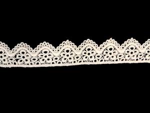 Indian Manufactured Eco-Friendly Breathable Quick-Dry Stretch Elegant <b>White</b> GPO Floral Embroidered <b>Lace</b> <b>Fabric</b> Trim Saree - Product Image 4