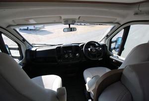 Camping-car de luxe pour les vacances, maison mobile sur roues pour les aventures en voyage aérien - Product Image 2