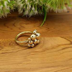 Bague bohème en laiton Golden Bubble, bijou sculptural moderne, fait main, minimaliste, cadeau pour elle - Product Image 3