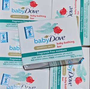 Lotion corporelle Dove à usage quotidien à prix avantageux avec formule hydratante. - Product Image 1