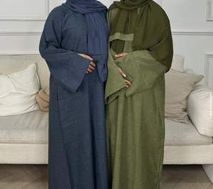 Vente en gros Abaya en satin de luxe personnalisée pour femmes Vêtements islamiques de haute qualité Manches à volants Taille libre Petite musulmane Dubaï Turquie - Product Image 2