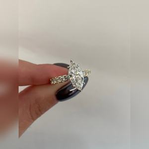 Anillo de Boda de Oro Macizo con Diamante de Corte Esmeralda Cultivado en Laboratorio, Oro Rosa de 10K, 14K, 18K, Plata, Platino, Certificado IGI - Product Image 5