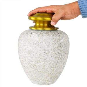 Urnes de crémation en métal en aluminium pour les cendres et les restes mortels | Magnifiques urnes faites à la main pour humains et animaux domestiques (Golden Splash) - Product Image 4